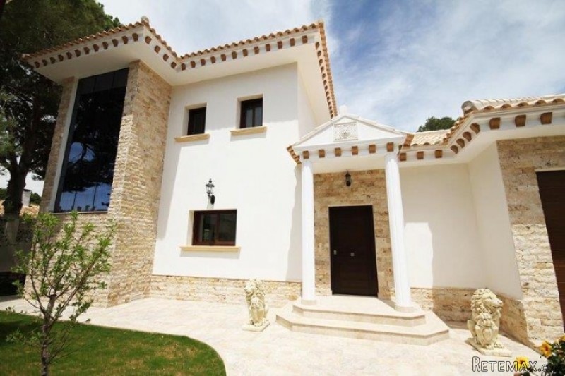3 Bedrooms - Villa - Alicante - For Sale