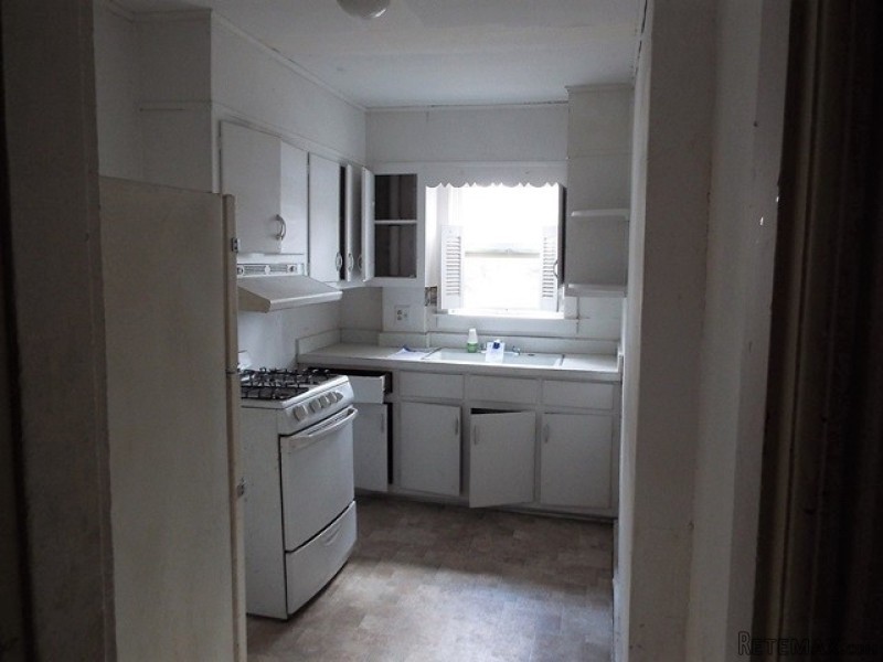 111-113 Clinton Ave Kingston, NY, 12401.. - 2