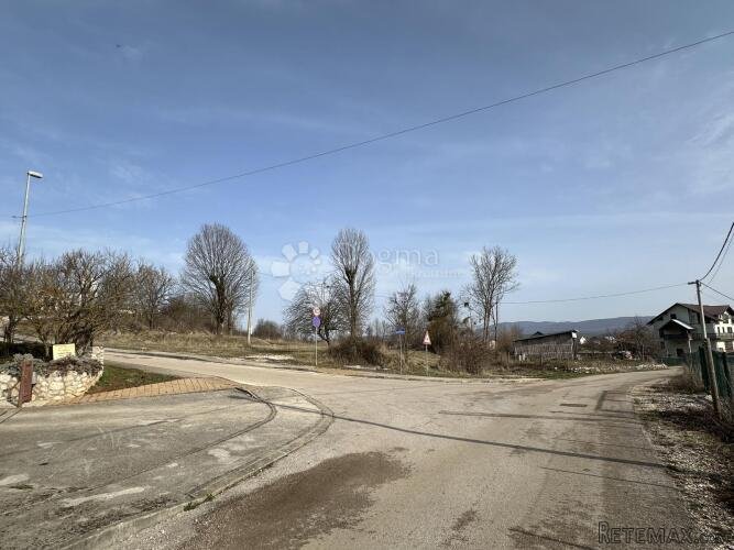 PERUŠIĆ, ZEMLJIŠTE S PROJEKTOM, PRIKLJUČCIMA, KOM.DOPRINOSOM