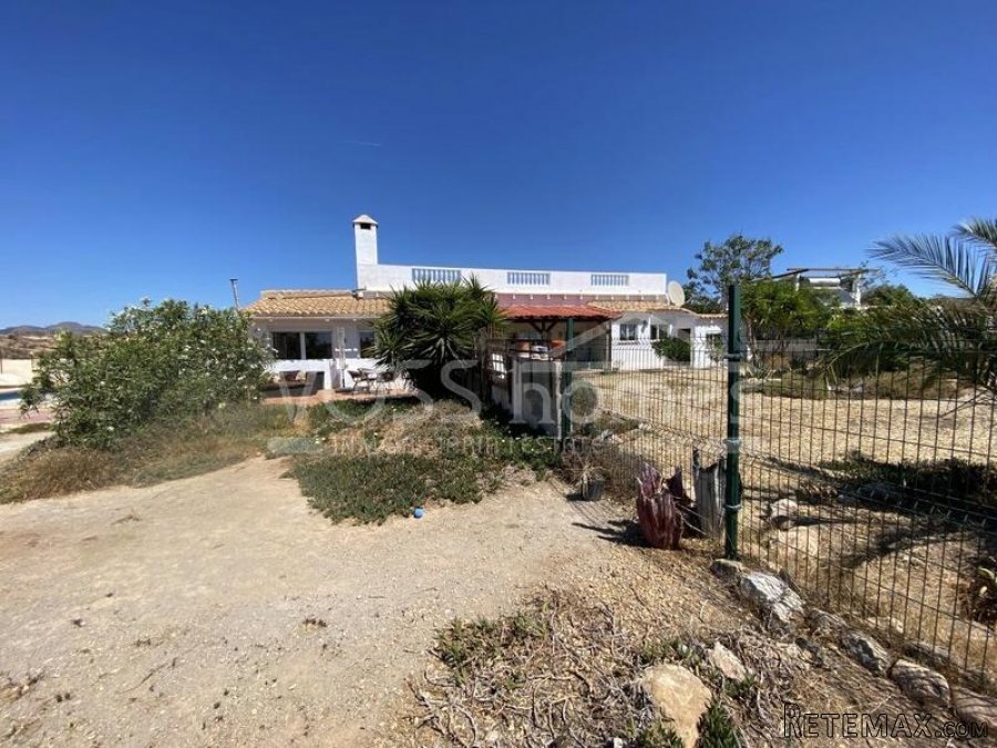 NEW LISTING TO VOSS HOMES - A spacious 3 bed, 2 bath.. - 8