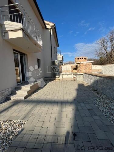 NOVOGRADNJA U NJIVICAMA S PREDIVNIM POGLEDOM NA MORE