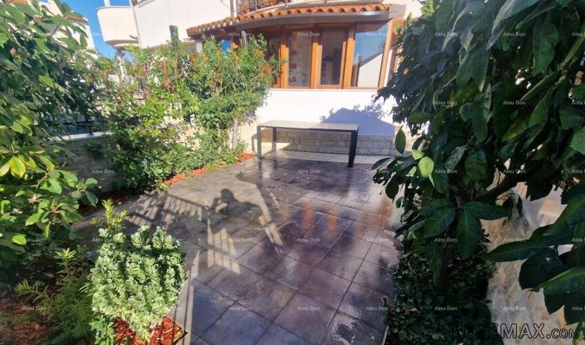 Prodaje se lijepo renoviran stan, Novigrad - 2