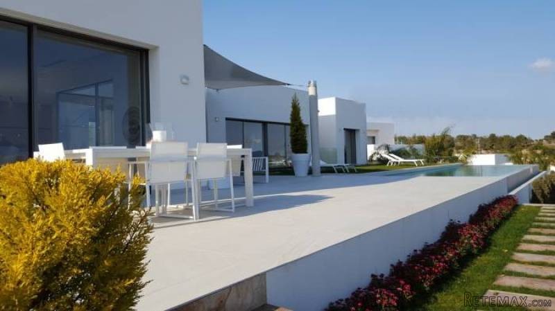 3 Bedroom 3 Bathroom Villa In Dehesa De..