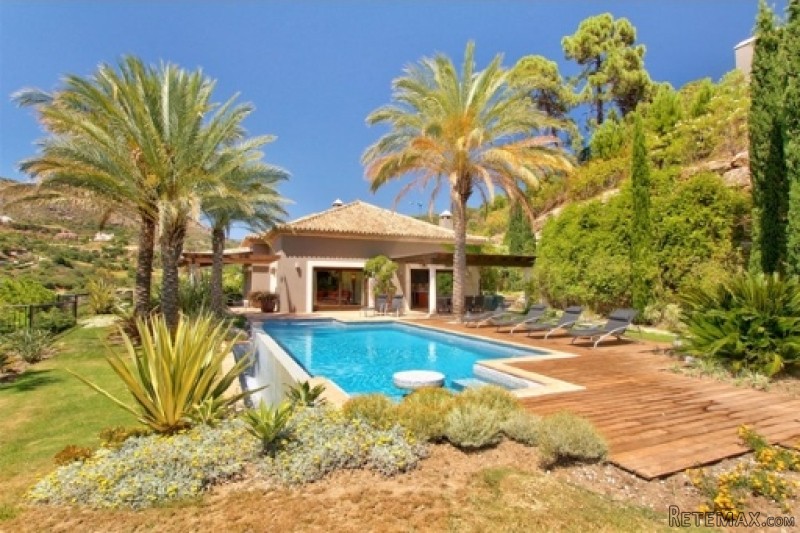 4 Bedrooms - Villa - Malaga - For Sale