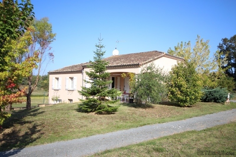 Quietly located 3 bed villa with garage.. - 2