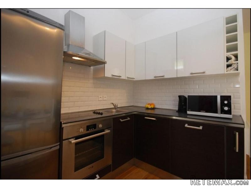 Great Interior And Excellent Location - 2