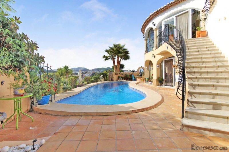 Luxury 5 bedroom villa with panoramic..