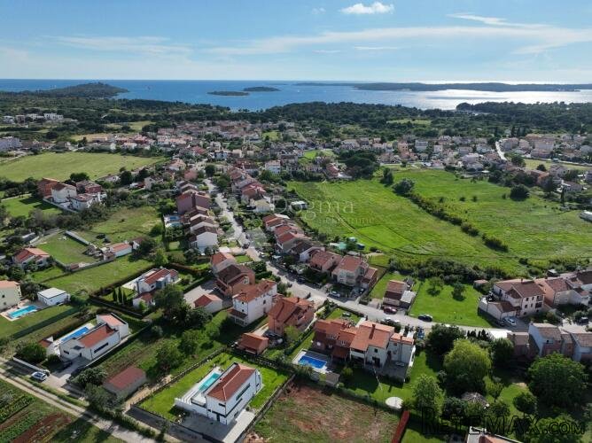 ATRAKTIVNO GRAĐEVINSKO ZEMLJIŠTE BLIZINA MORA - 2