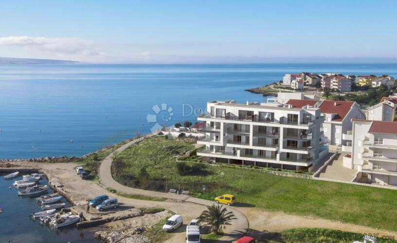 Povljana, Pag - Dvoetažni stan S7 smješten odmah uz more