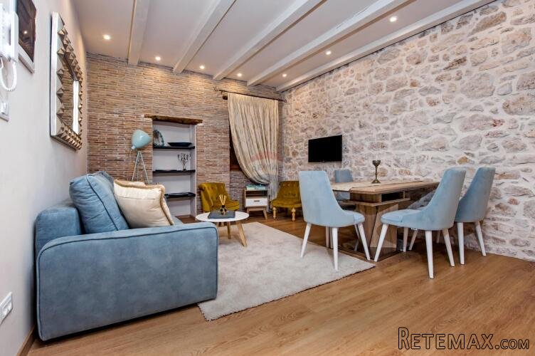 Rovinj,novogradnja u starom gradu,1 kat,namješten-41m2