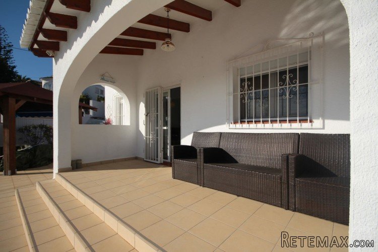 This lovely clean and well maintained villa has all the.. - 7