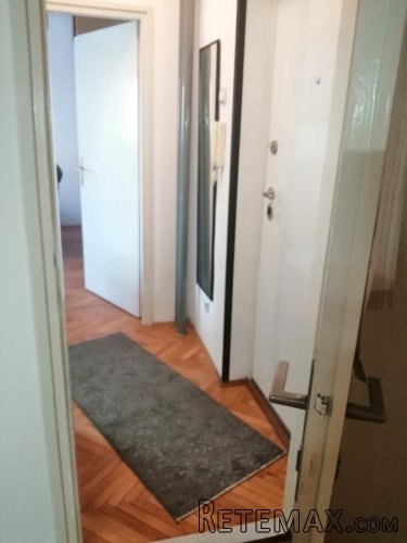 Izdajem stan Novi Beograd blok 4 - 11