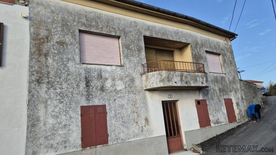 Grad Grobnik - useljiva kuća sa puno potencijala - 2