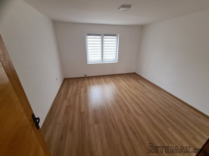 Prodajem renoviranu kucu u Kovacici - 12