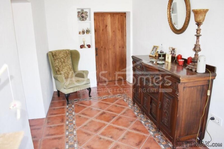 A lovingly and quality renovated edge of village house of.. - 13