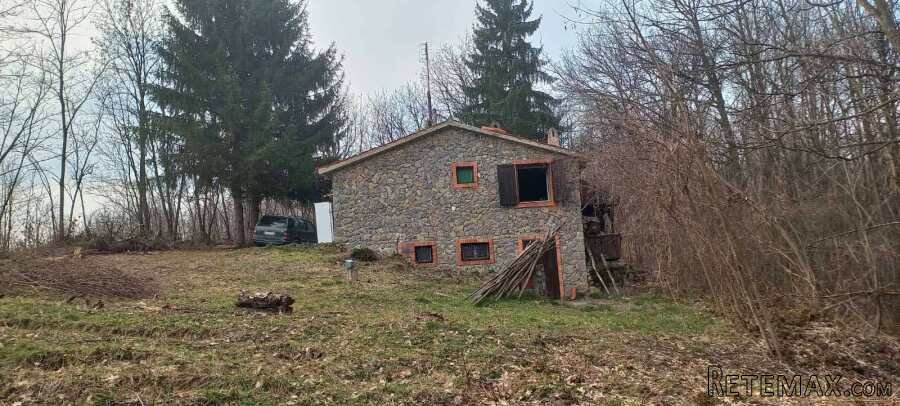 Prodajem kamenu kucu - 13