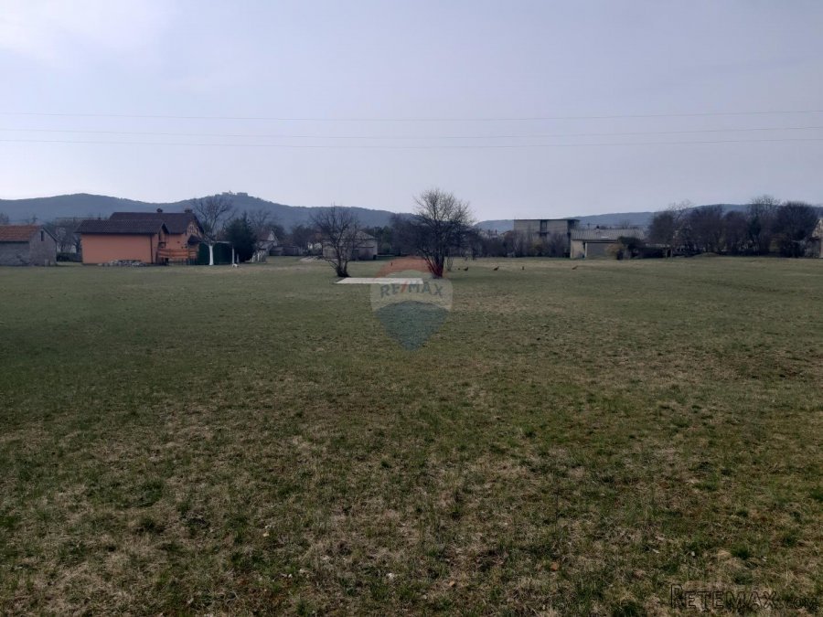 Grobnik, Podhum - građevinsko zemljište s projektom