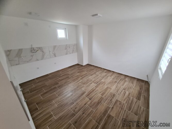 Prodajem renoviranu kucu u Kovacici - 15