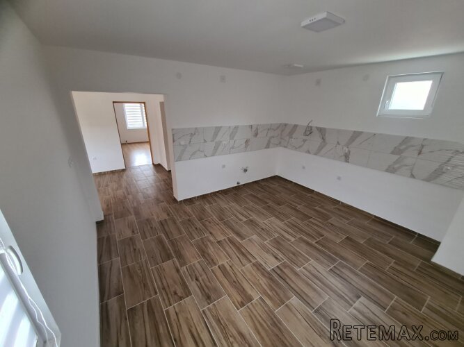 Prodajem renoviranu kucu u Kovacici - 16