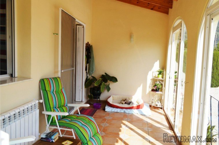 A charming detached villa located on a large flat plot.. - 7