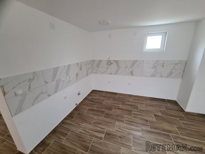 Prodajem renoviranu kucu u Kovacici - 21