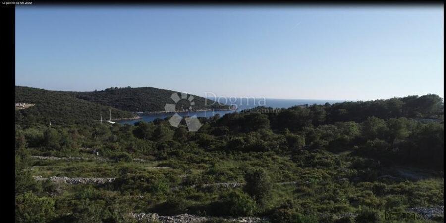 GRAĐEVINSKO ZEMLJIŠTE , MASLINICA 650m2