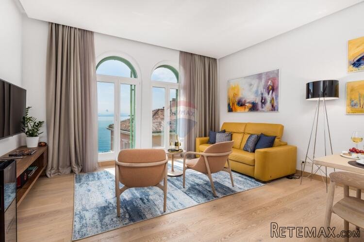 OPATIJA,CENTAR- luksuzan stan 80 m od mora