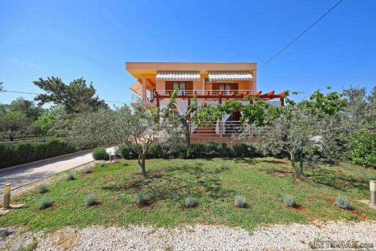 APARTMANSKA KUĆA U BLIZINI MORA I PLAŽE - SUKOŠAN - 3