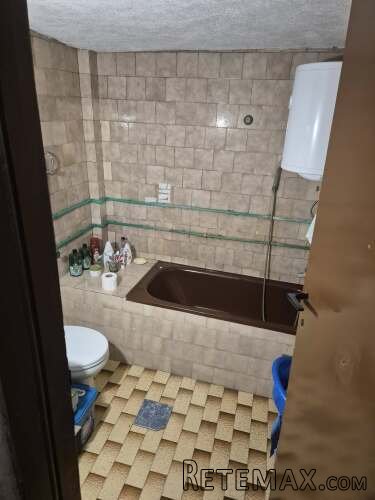 Prodajem kucu u Starim Banovcima - 25