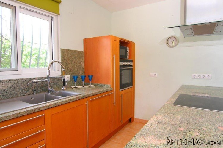 This super villa for sale in Javea is located within.. - 6