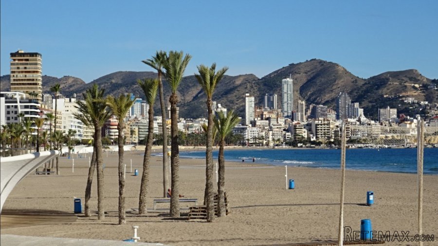 Reformado piso con 4 dormitorios en 1 línea playa de..