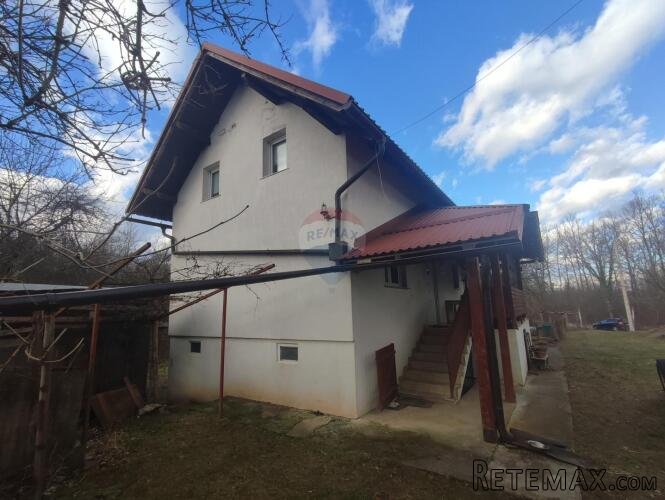 Ogulin, Gornje Dubrave, kuća novogradnja sa velikim zemljišt