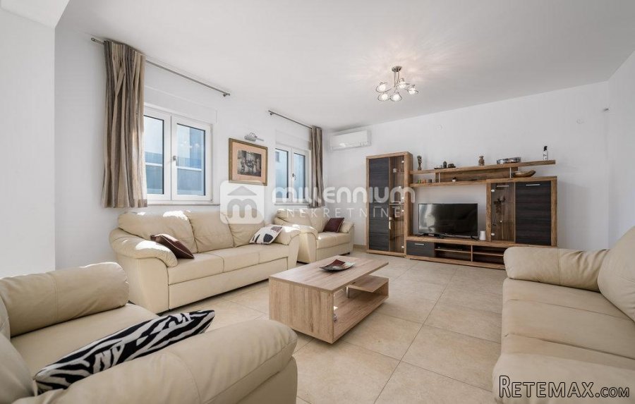 Istra, Fažana, 350m2, samostojeća vila s bazenom - 2