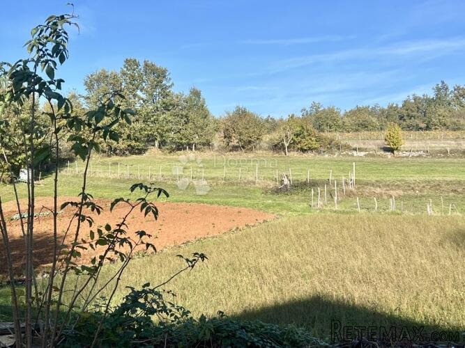 Stara kuća s velikim građevinskim zemljištem - 4288 m2 - 2