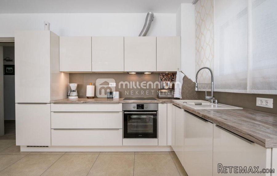 Istra, Fažana, 350m2, samostojeća vila s bazenom - 3