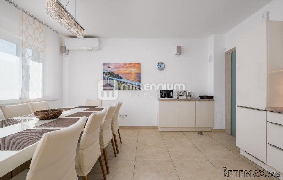 Istra, Fažana, 350m2, samostojeća vila s bazenom - 4