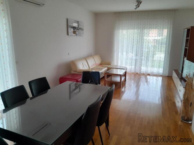 Istra,Valbandon,veliki stan u prizemlju sa terasama