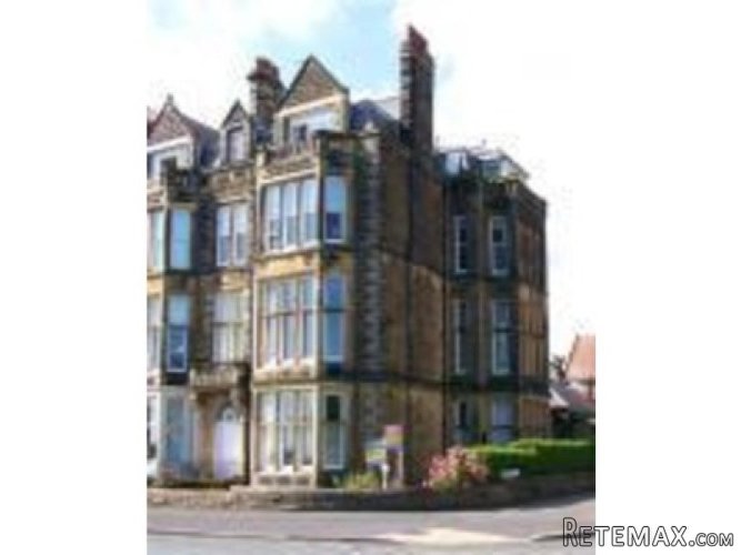 three bedroomed flat in Scarborough - 2