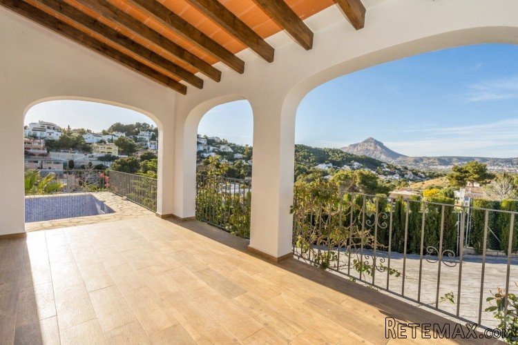This excellent value property, completely renovated with a.. - 3