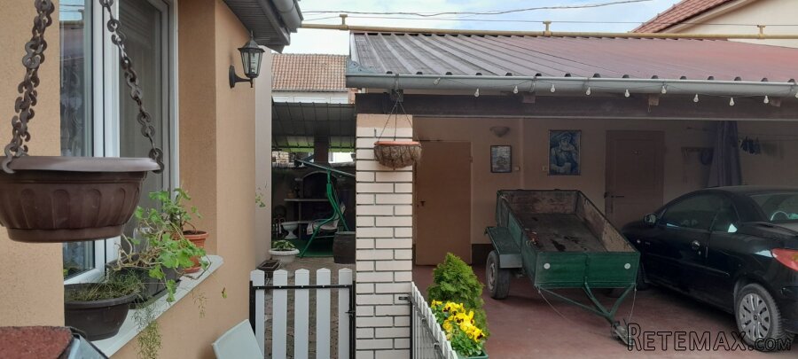 Prodajem dve kuce na jednom placu - 6