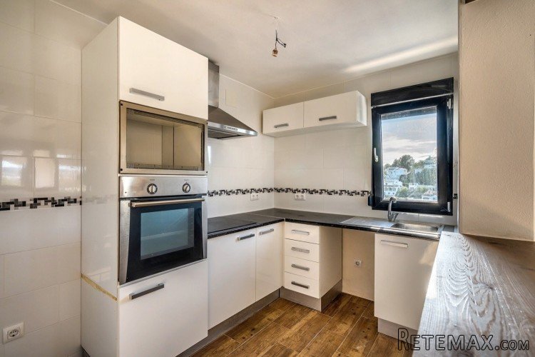 This excellent value property, completely renovated with a.. - 6