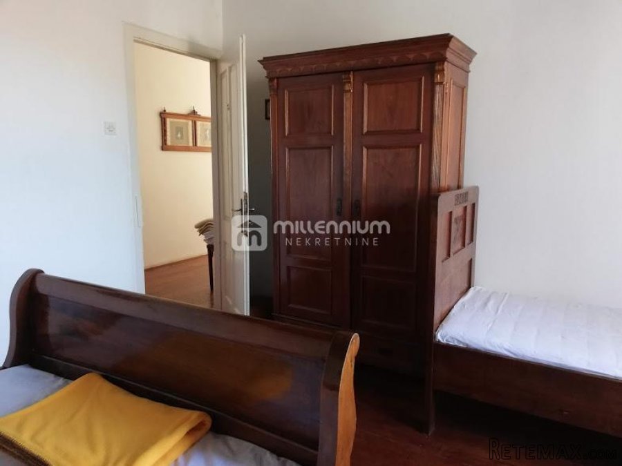 Mali Lošinj, otok Unije, kamena kuća, 1. red do mora - 9