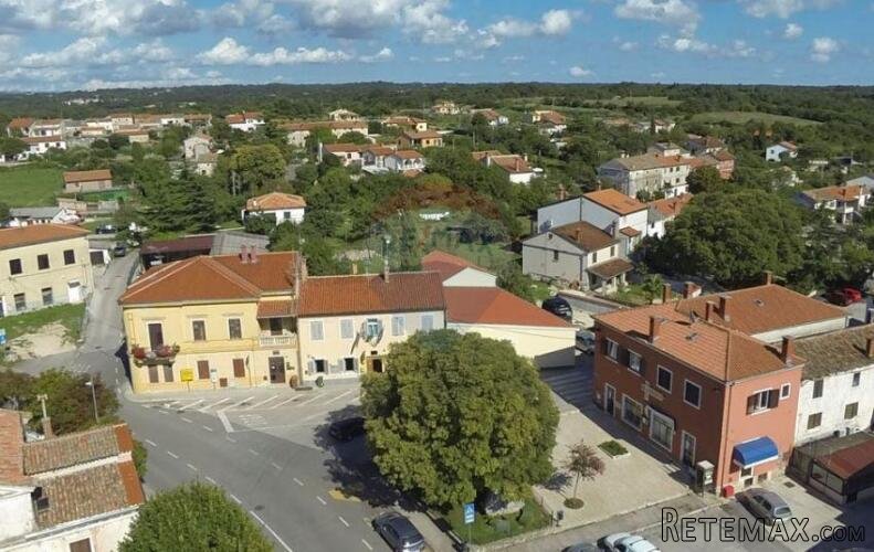 Kanfanar,građevinska parcela gospodarske namjene-3380m2