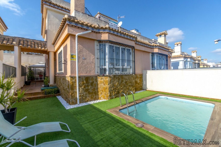 PAU 26 is a beautiful residential area of ​​Orihuela Costa e..