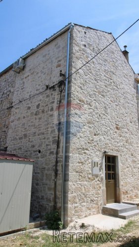 Autohtona kamena kuća u Taru - 5