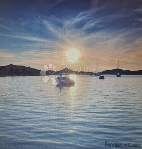 OTOK ŽUT, KORNATI pašnjak 40 000 m2