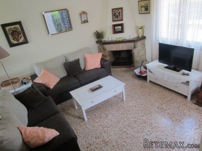 This 2 storey terraced house, with lots of charm, is.. - 5