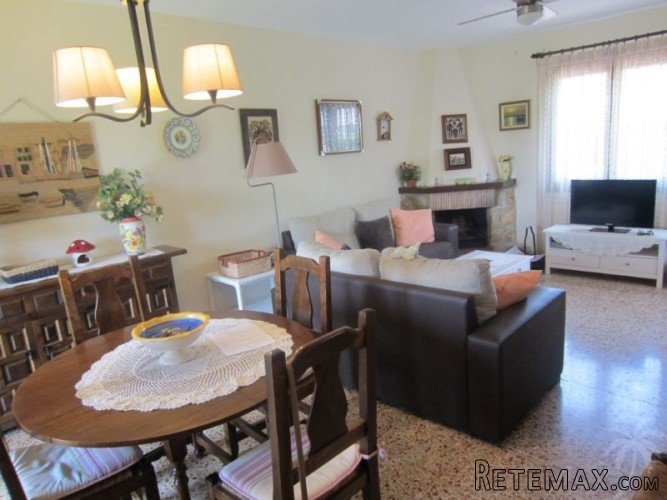 This 2 storey terraced house, with lots of charm, is.. - 6