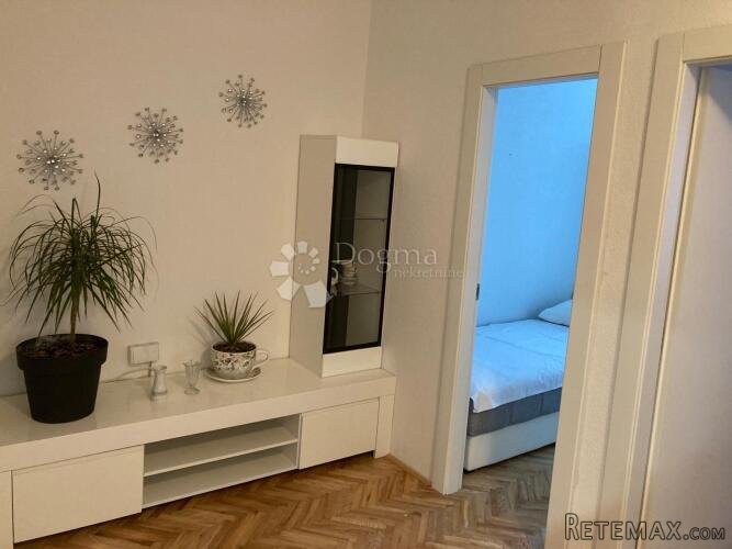 Uređen stan u srcu Malog Lošinja, 40m², 2 spavaće sobe - 3