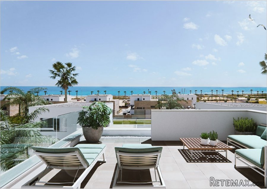 Luxury villa on the beach of Las Higuericas in Torre de la..